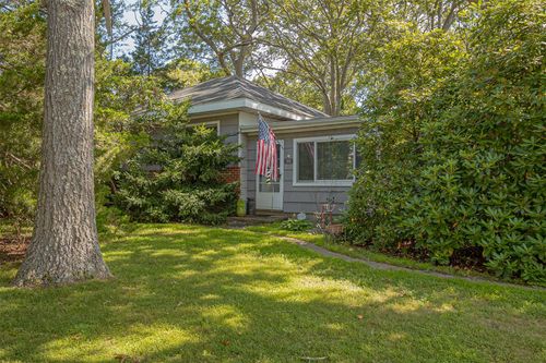 88 W End Ave, Shirley, NY, 11967-1720 | Card Image