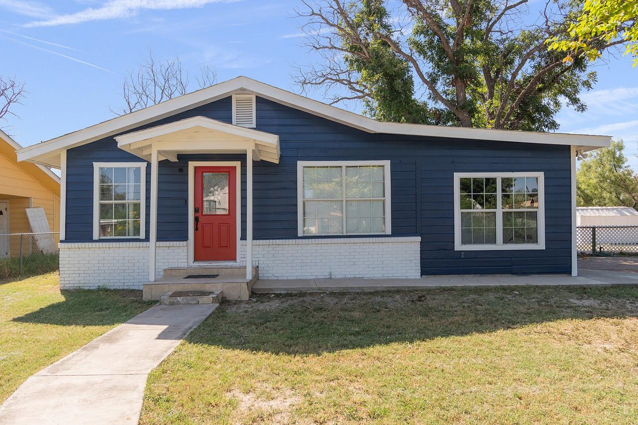 Residential in Del Rio 3