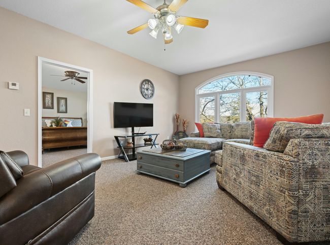 Family Room | Image 9