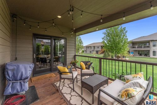 9309 W Lakeside Cir, Sioux Falls, SD, 57107-3000 | Card Image