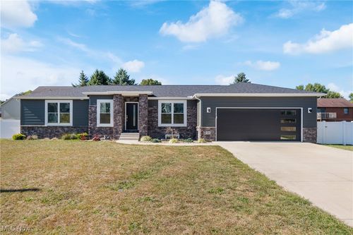 24 Shannon Dr, Apple Creek, OH, 44606-9098 | Card Image