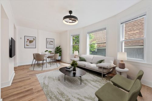 2026 E Kenilworth Pl, Milwaukee, WI, 53202-1351 | Card Image