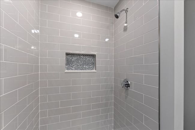 19 - 19 Nicole Cir, Condo with 2 bedrooms, 2 bathrooms and 2 parking in Southampton MA | Image 17