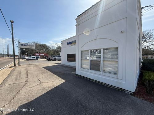 1731 Pass Rd, Biloxi, MS, 39531-3329 | Card Image