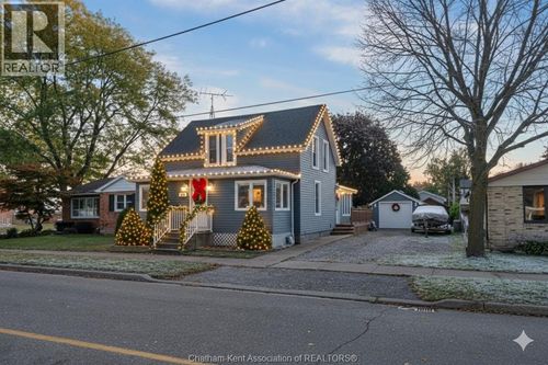 475 Broadway St, Port Lambton, ON, N0P2B0 | Card Image