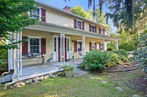 83 Linden Ave, Darien, CT, 06820-5136 | Card Image