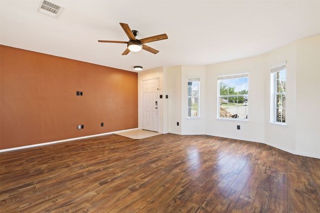 200 Killian Loop, House other with 3 bedrooms, 3 bathrooms and 4 parking in Hutto TX | Image 14