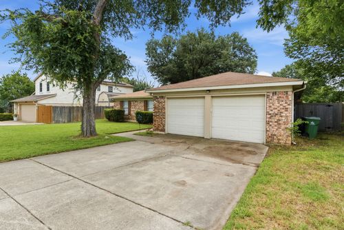 5506 Grantmont Dr, Arlington, TX, 76016-2827 | Card Image