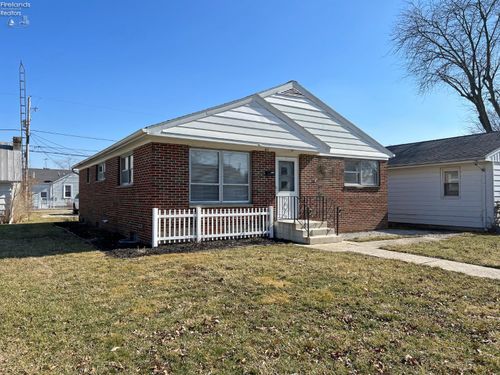 411 S Collinwood Blvd, Fremont, OH, 43420-4533 | Card Image