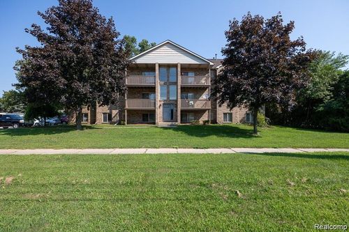 101-35330 Van Born Rd, Wayne, MI, 48184-3313 | Card Image