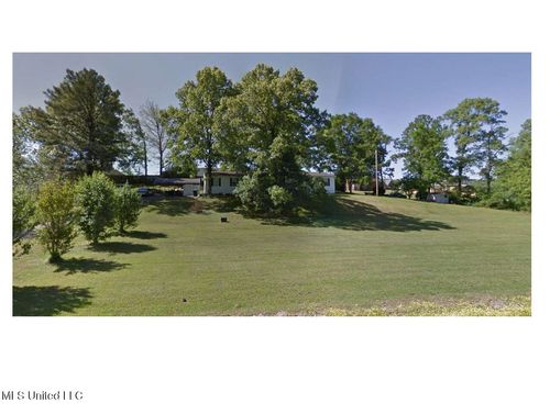 2041 King Rd, Southaven, MS, 38671-9468 | Card Image