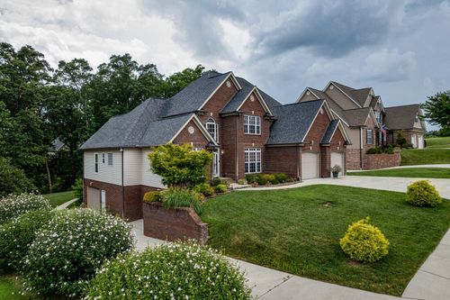 556 Kashaya Ln, Soddy Daisy, TN, 37379-3686 | Card Image