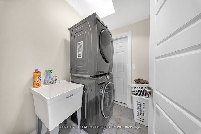 736 Hillview Cres, House other with 7 bedrooms, 5 bathrooms and 4 parking in Pickering ON | Image 37