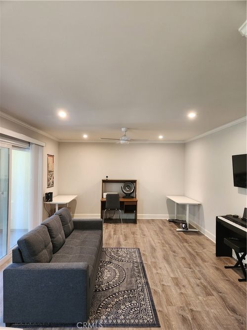 f-8515 Villa La Jolla Dr, La Jolla, CA, 92037-2314 | Card Image