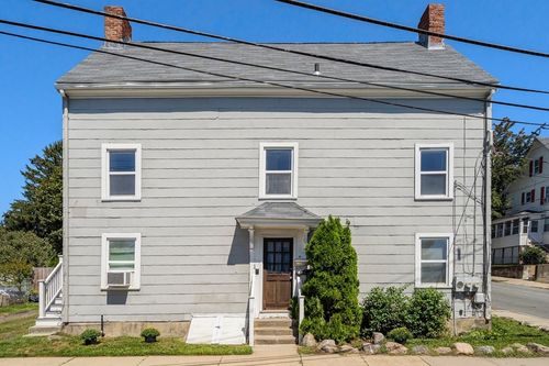 1 Dennis St, Peabody, MA, 01960-4402 | Card Image
