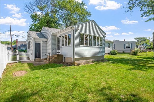30 Winthrop St, House other with 3 bedrooms, 1 bathrooms and 3 parking in Riverside RI | Image 22