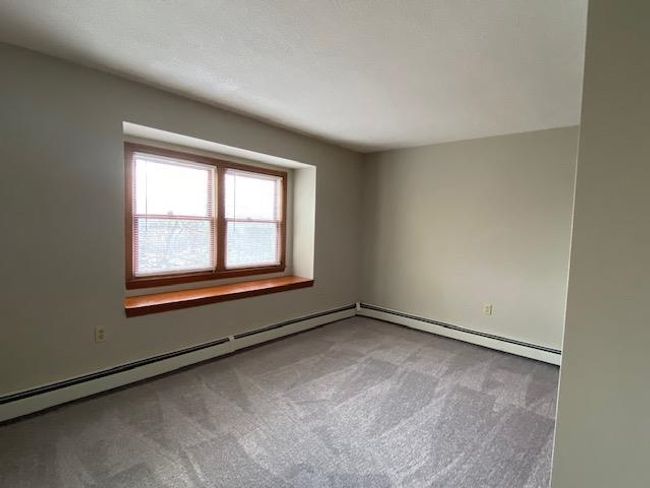UNIT-4 - 439 N River Rd, Condo with 3 bedrooms, 2 bathrooms and null parking in Milford NH | Image 13