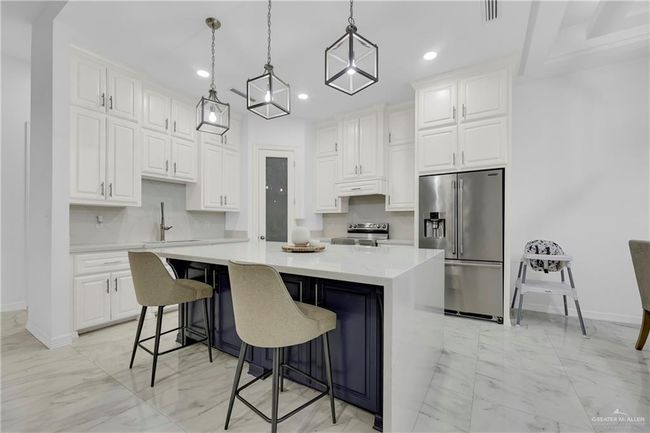 911 Platinum St, House other with 4 bedrooms, 3 bathrooms and 2 parking in Palmview TX | Image 5