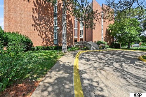 201-3702 Jackson St, Omaha, NE, 68105-1138 | Card Image