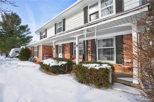 5189 Otsego St, Burton, MI, 48509-2023 | Card Image