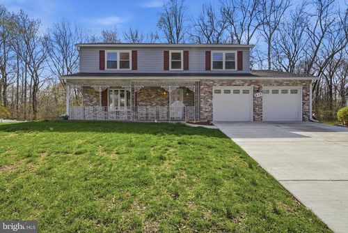 817 Falcon Dr, UPPER MARLBORO, MD, 20774-5738 | Card Image