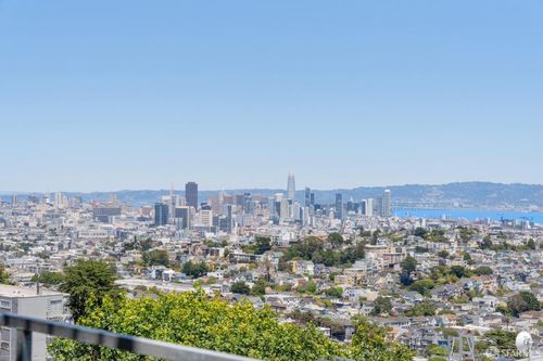 99 High St, San Francisco, CA, 94114-3553 | Card Image