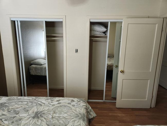 Bed 2 Closets | Image 19
