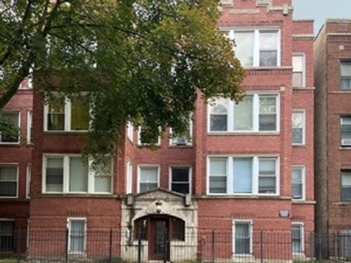3-6752 Clyde Ave, Chicago, IL, 60649-1106 | Card Image