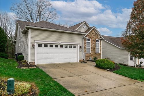 2334 Heron Crest Drive, Cuyahoga Falls, OH, 44223 | Card Image