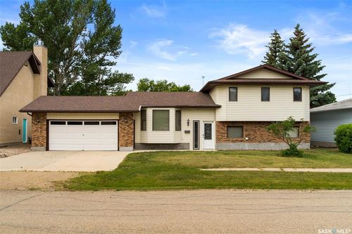 125 Solberg St, Milestone, SK, S0G0A7 | Card Image
