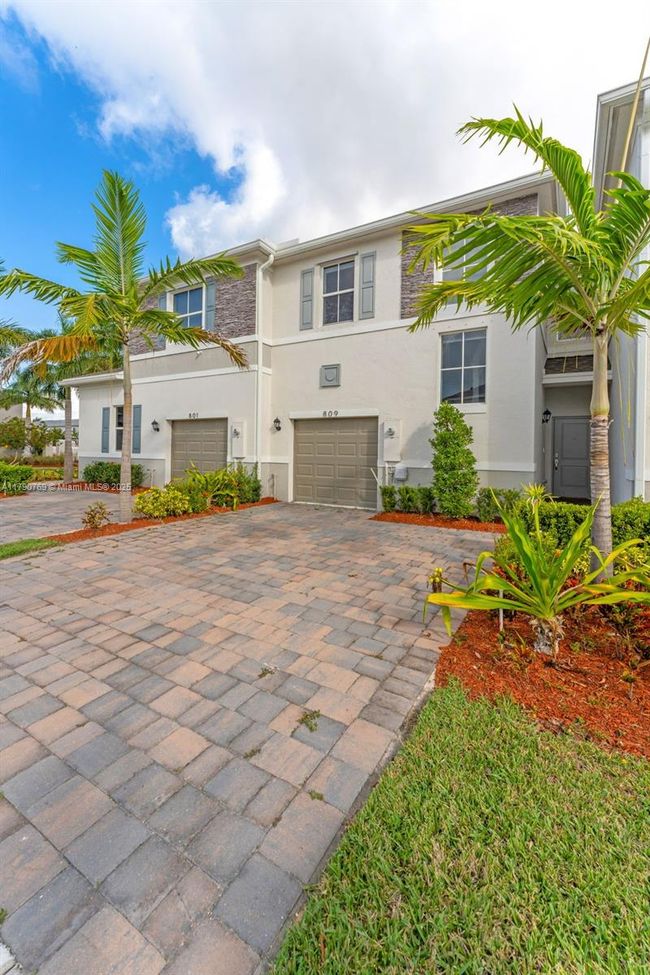 809 Se 16 Th Ct, Townhouse with 3 bedrooms, 3 bathrooms and null parking in Homestead FL | Image 42