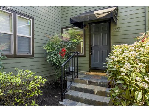 3719 Se 42nd Ave, Portland, OR, 97206-3204 | Card Image