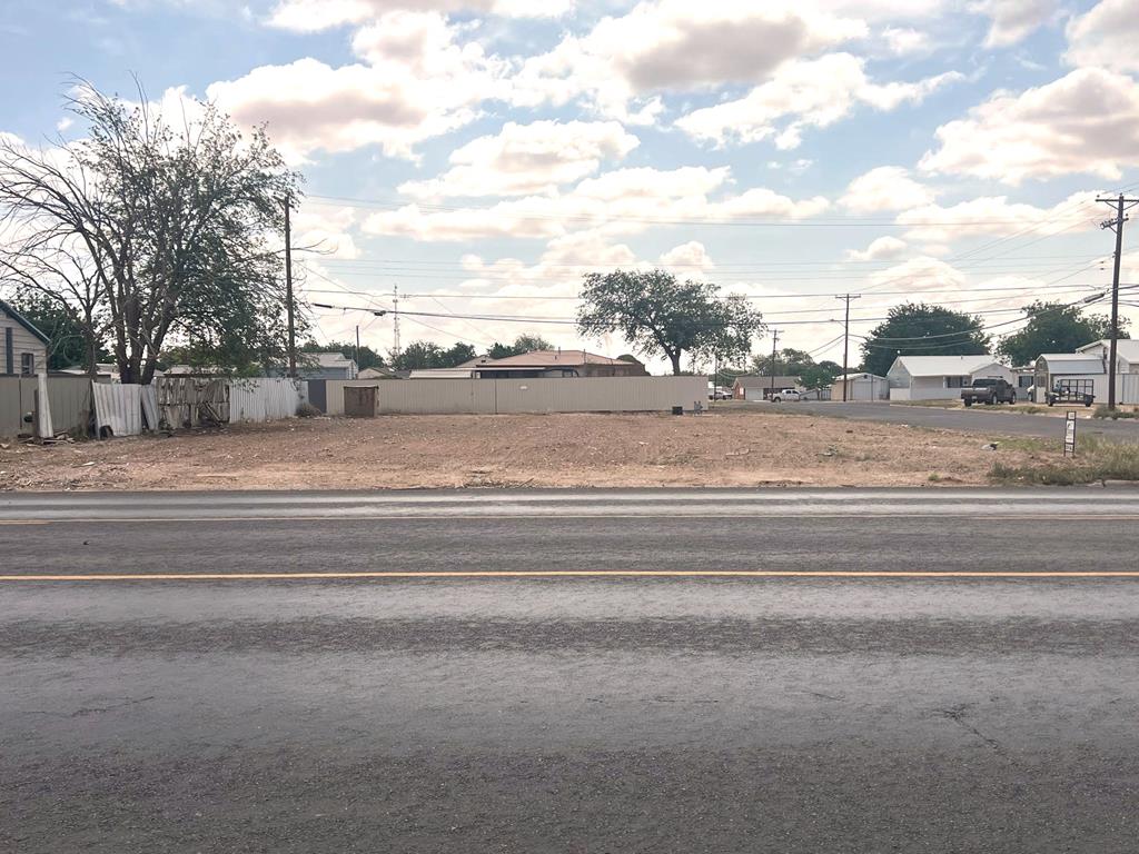 11th St, Seminole, TX 79360