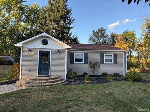 2446 W Drahner Rd, Oxford, MI, 48371-4412 | Card Image