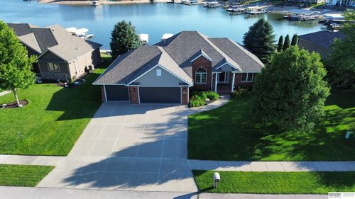 8208 N 279th St, Valley, NE, 68064-8060 | Card Image