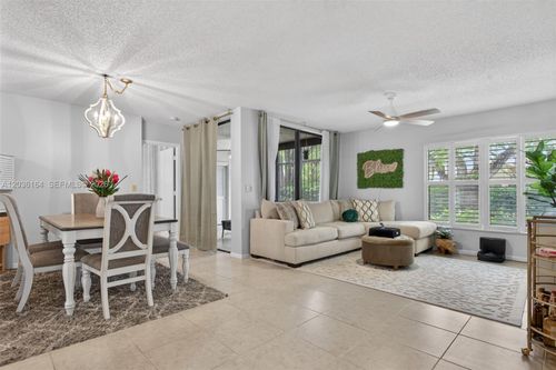 2725-4644 Carambola Cir N, Coconut Creek, FL, 33066-2903 | Card Image