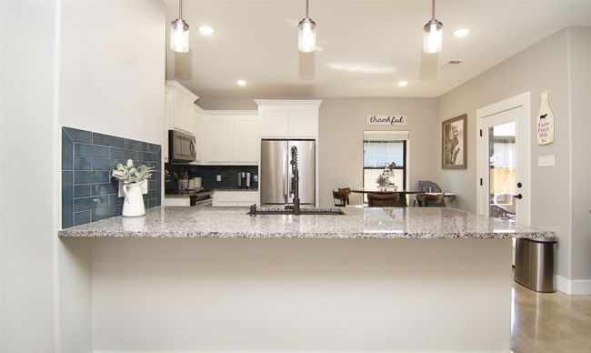 930 W Florence St, House other with 3 bedrooms, 2 bathrooms and null parking in Denison TX | Image 9