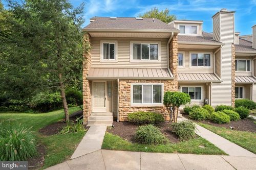 107 Cavalry Ct, CHESTERBROOK, PA, 19087-5527 | Card Image