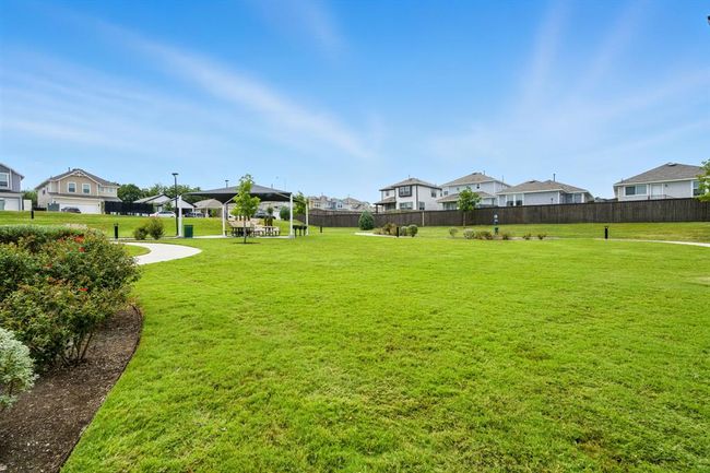 View of yard featuring a residential view | Image 28