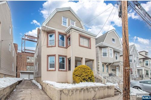 303 11th St, Newark, NJ, 07103-1911 | Card Image