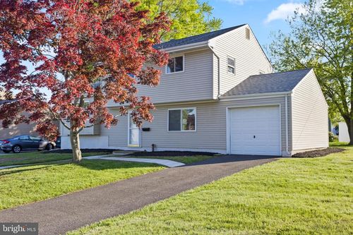 1981 Arena Dr, Hamilton, NJ, 08610-2428 | Card Image