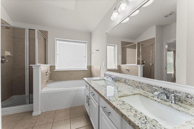 Primary bath | Image 6