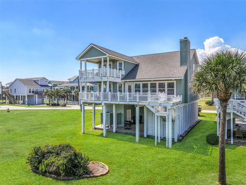 4107 Defender Ln, Galveston, TX, 77554-6605 | Card Image