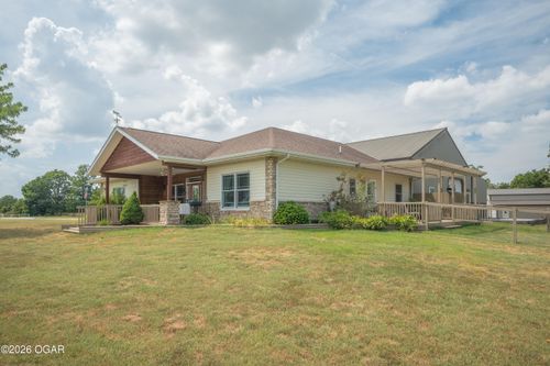 8708 Farm Road 2140, Cassville, MO, 65625-7211 | Card Image