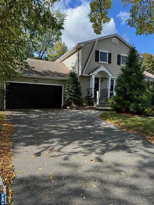 793 Jersey Pl, Paramus, NJ, 07652-3810 | Card Image