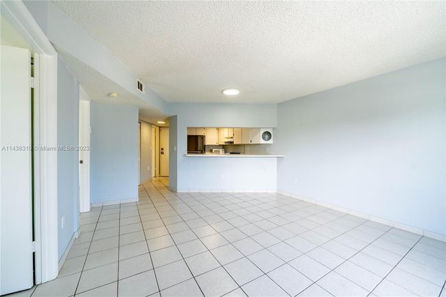 APT-308 - 2600 Collins Ave, Condo with 2 bedrooms, 4 bathrooms and null parking in Miami Beach FL | Image 22