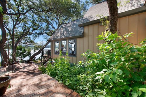 124 Harvest Trl, Tow, TX, 78672-4941 | Card Image