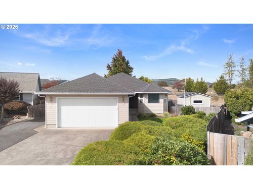119 Lilly Ct, Sutherlin, OR, 97479 | Card Image