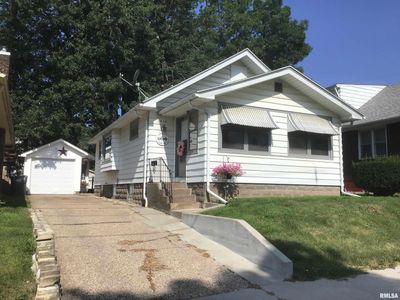 1414 S 9 Th Street, House other with 2 bedrooms, 1 bathrooms and null parking in Clinton IA | Image 1