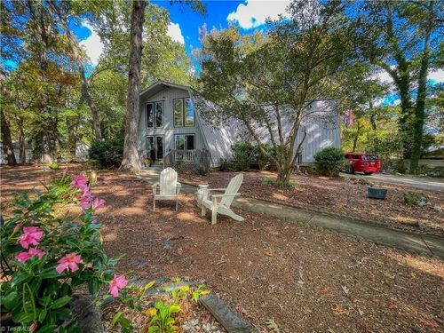 184 Howell Dr, Denton, NC, 27239-6400 | Card Image